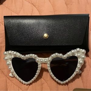 Pearl heart sunglasses 🤍